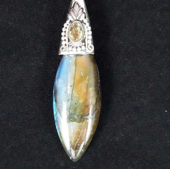 Spectrolite Labradorite and Citrine Pendant - Picture 4 of 9